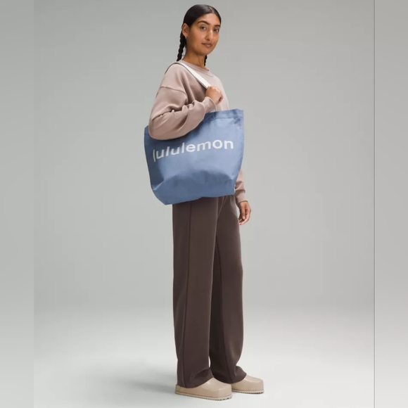 NWT Lululemon Double-Handle Canvas Tote Bag 17L Oasis Blue/Vapor - Picture 2 of 5